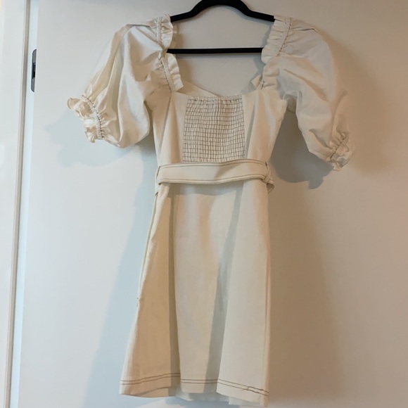 White dress with stitching and pockets, size XS - Picture 4 of 5